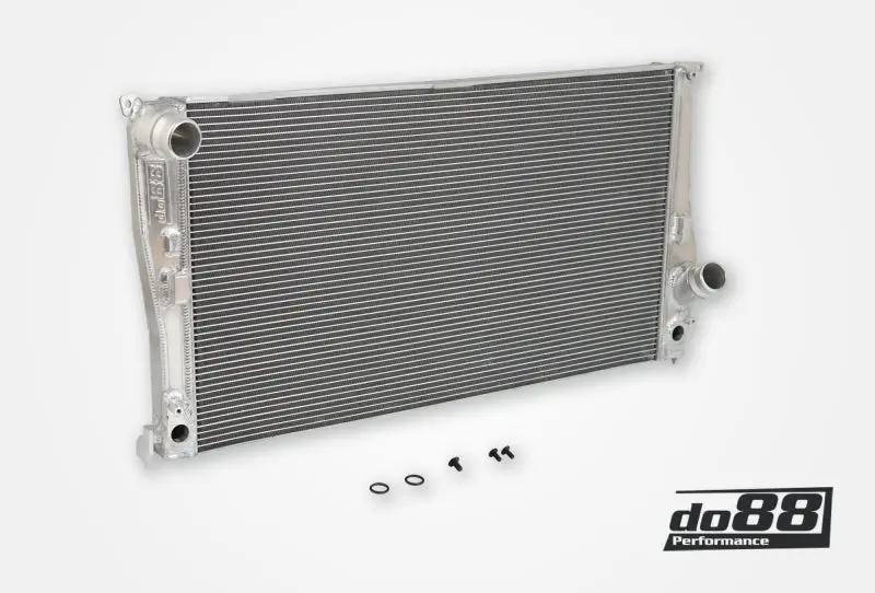 Do88 07-13 Bmw 135I/335I N54/N55 (E82/E88/E9x) Automatic Radiator 1